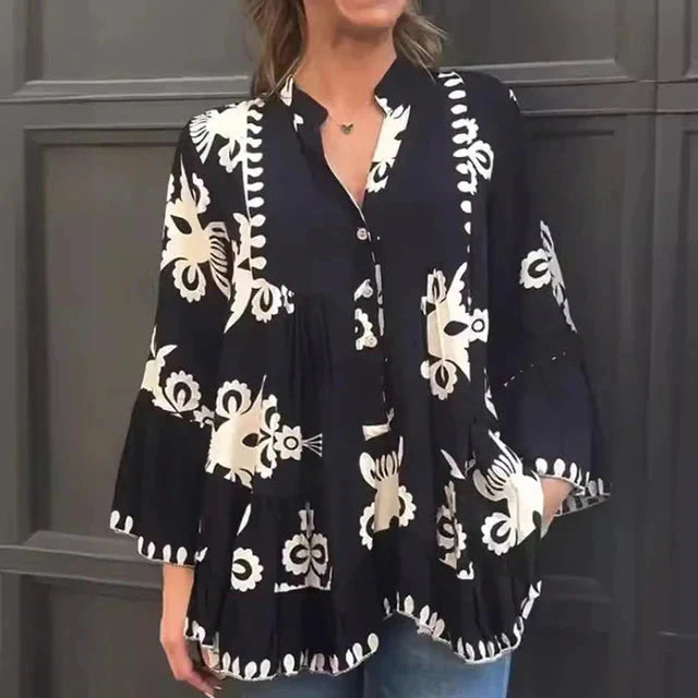 Ada Piemonte™ Top con volant sciolto sul davanti in stile boho con bottoni