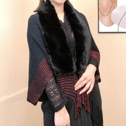 Alfonsa™️ Poncho invernale in maglia con nappina e collo in pelliccia