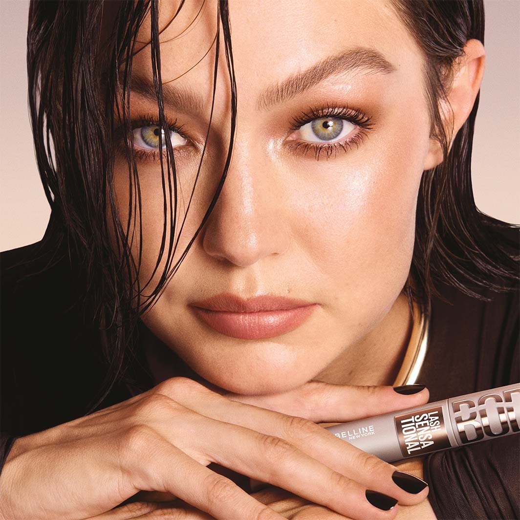 CurveLift Pro™ mascara arricciaciglia per volume duraturo e ciglia alzate