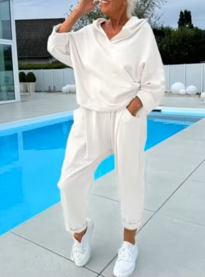 Leontina Bertozzi™ Completo due pezzi con cappuccio da donna