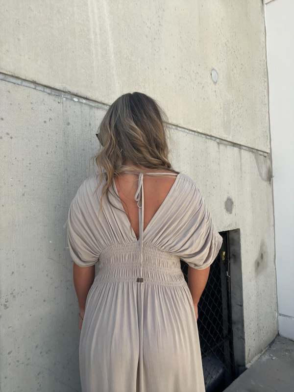 Magali Lucas™ Abito in chiffon con scollo a V e vita fissa