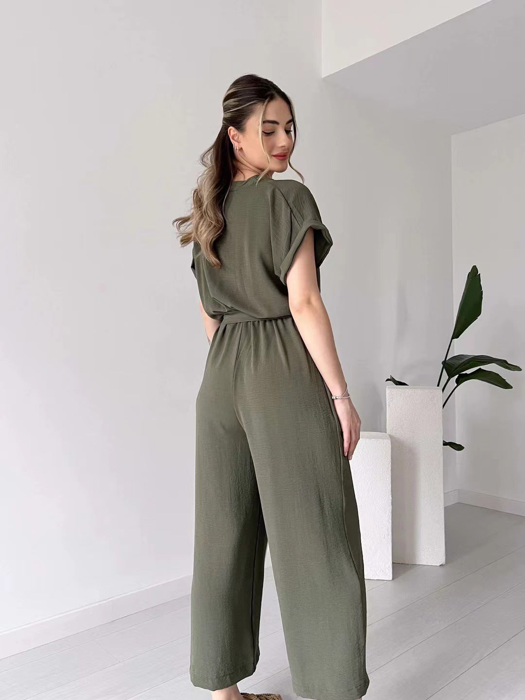 Paulette™ Tuta casual con maniche corte e scollo a V