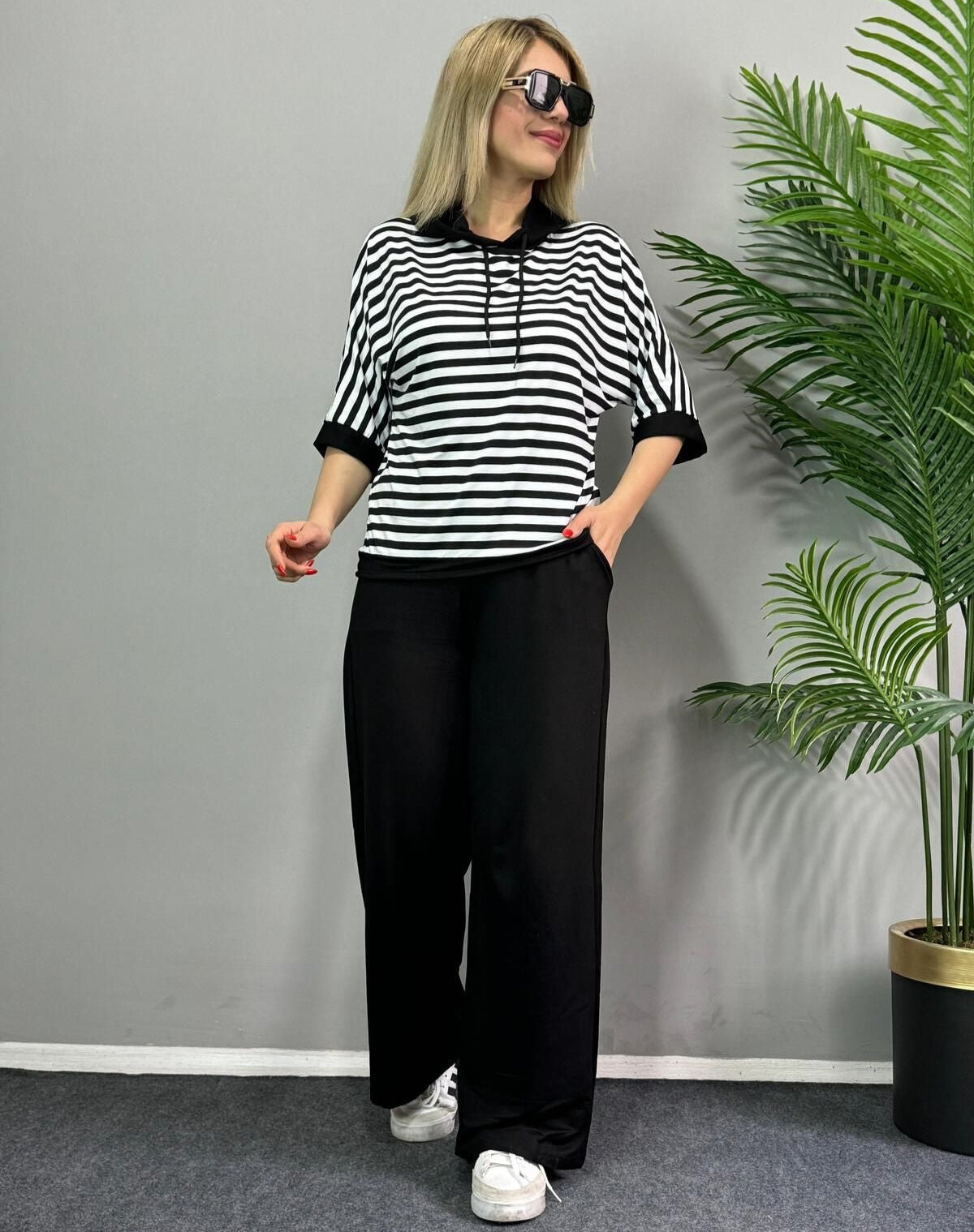 Valeria Mosco™ Completo donna composto da top e pantaloni a righe
