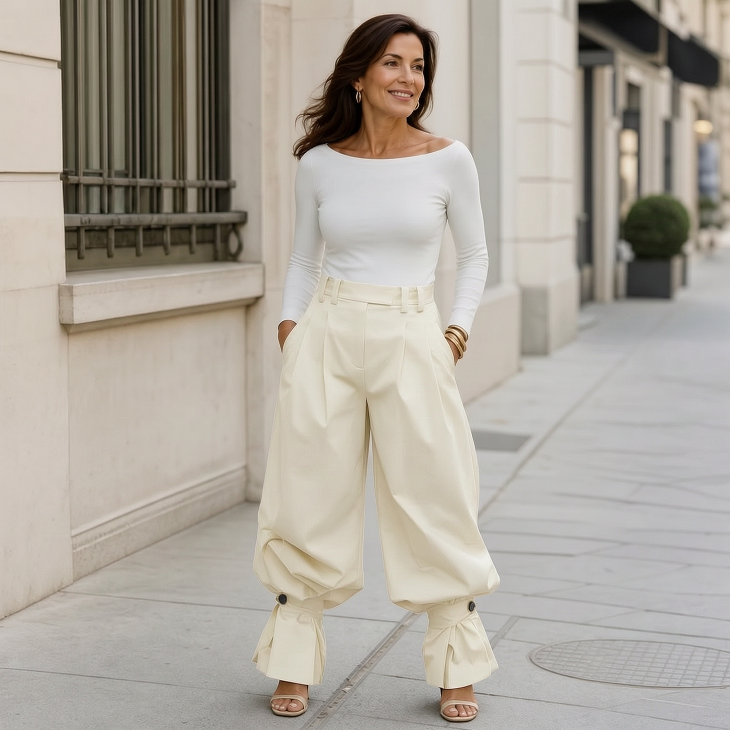 Agata Savorani™ Pantaloni a gamba larga con pince per uno stile senza sforzo