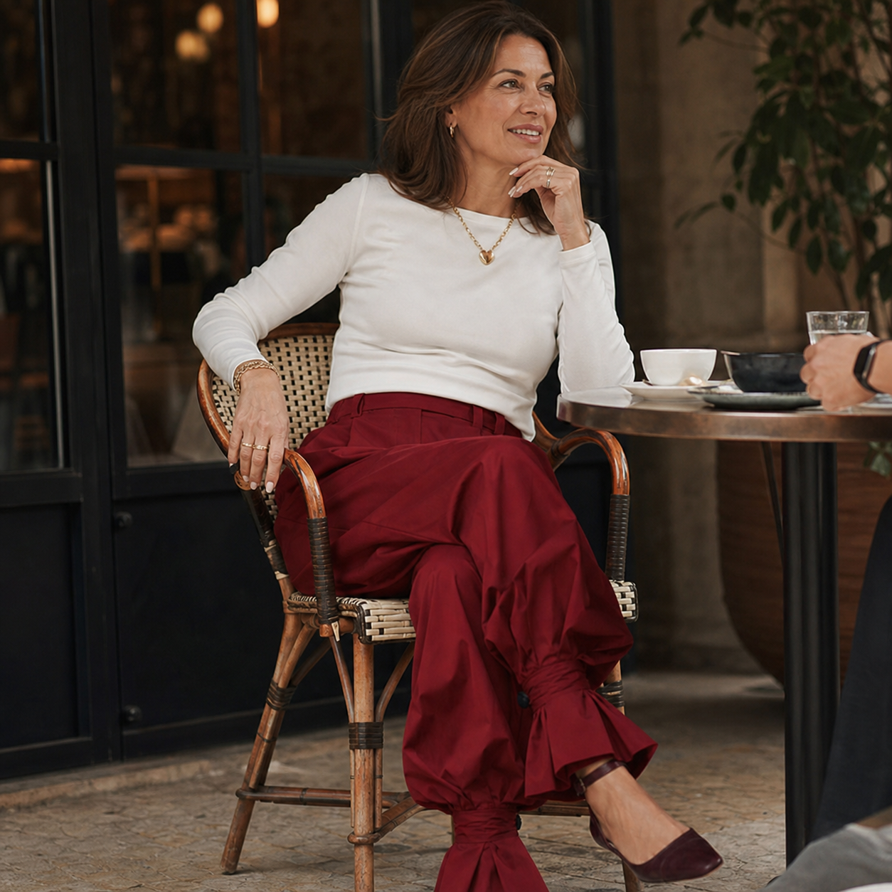 Agata Savorani™ Pantaloni a gamba larga con pince per uno stile senza sforzo