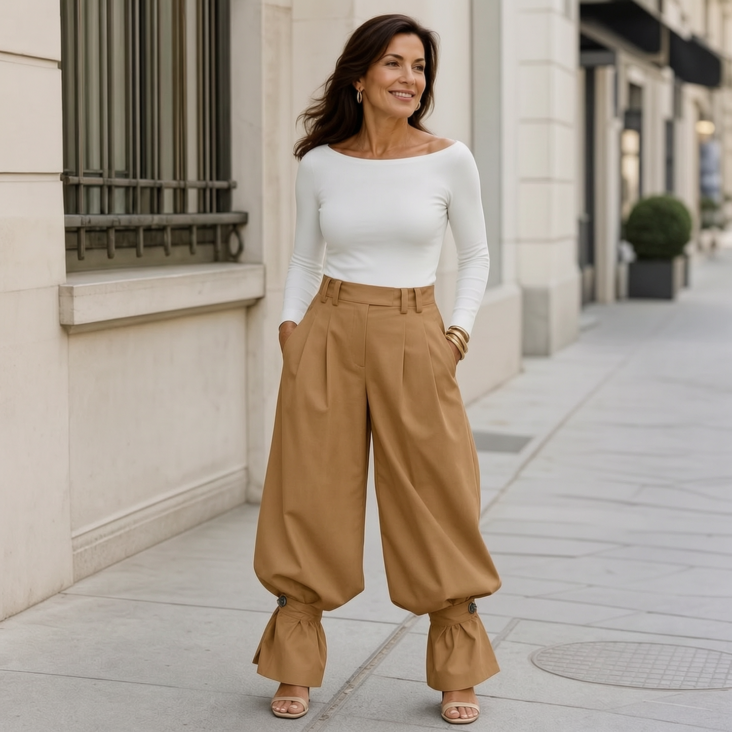 Agata Savorani™ Pantaloni a gamba larga con pince per uno stile senza sforzo