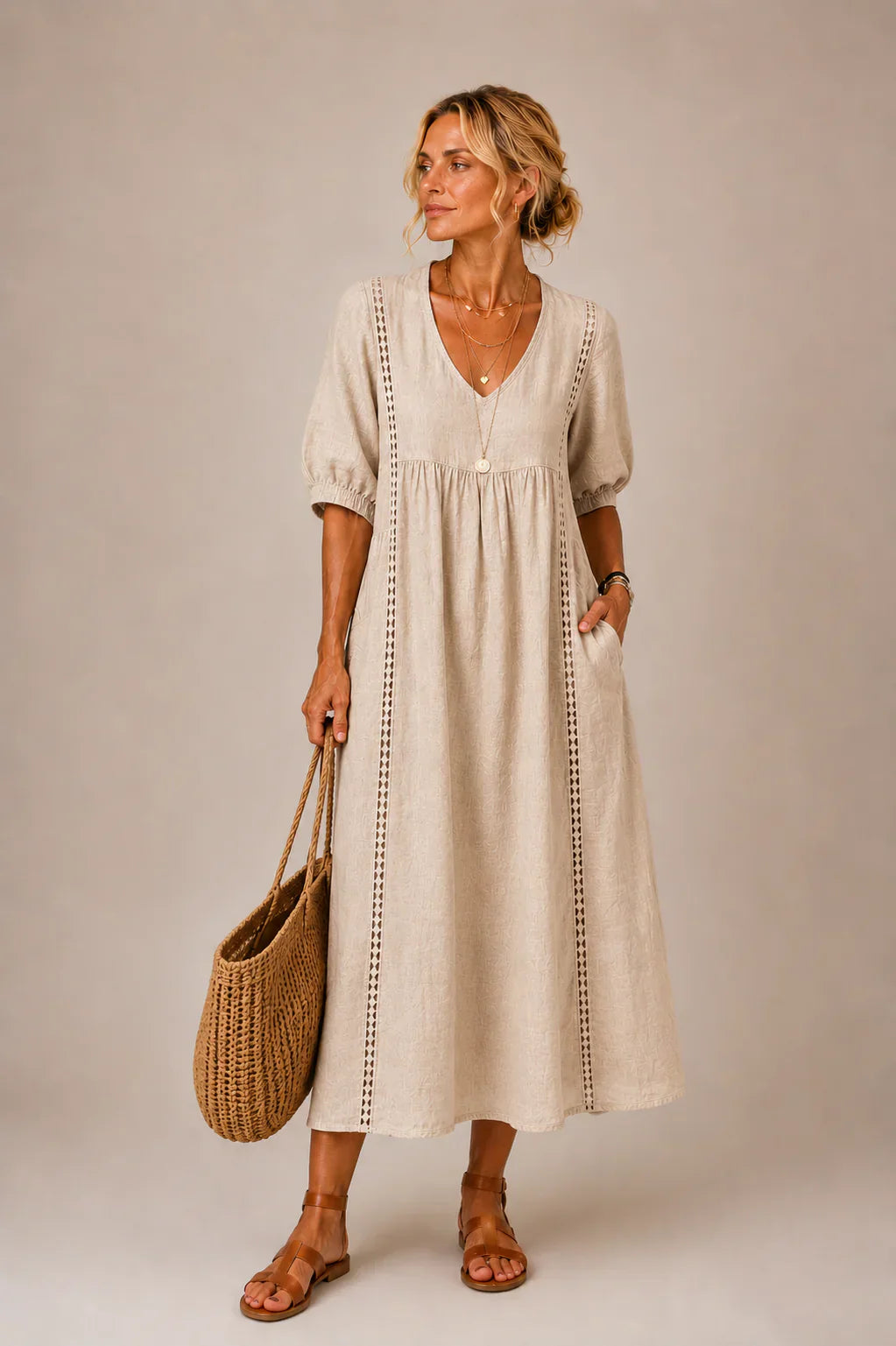 Agnese Spagnuolo™ Abito estivo elegante in pizzo con scollo a V