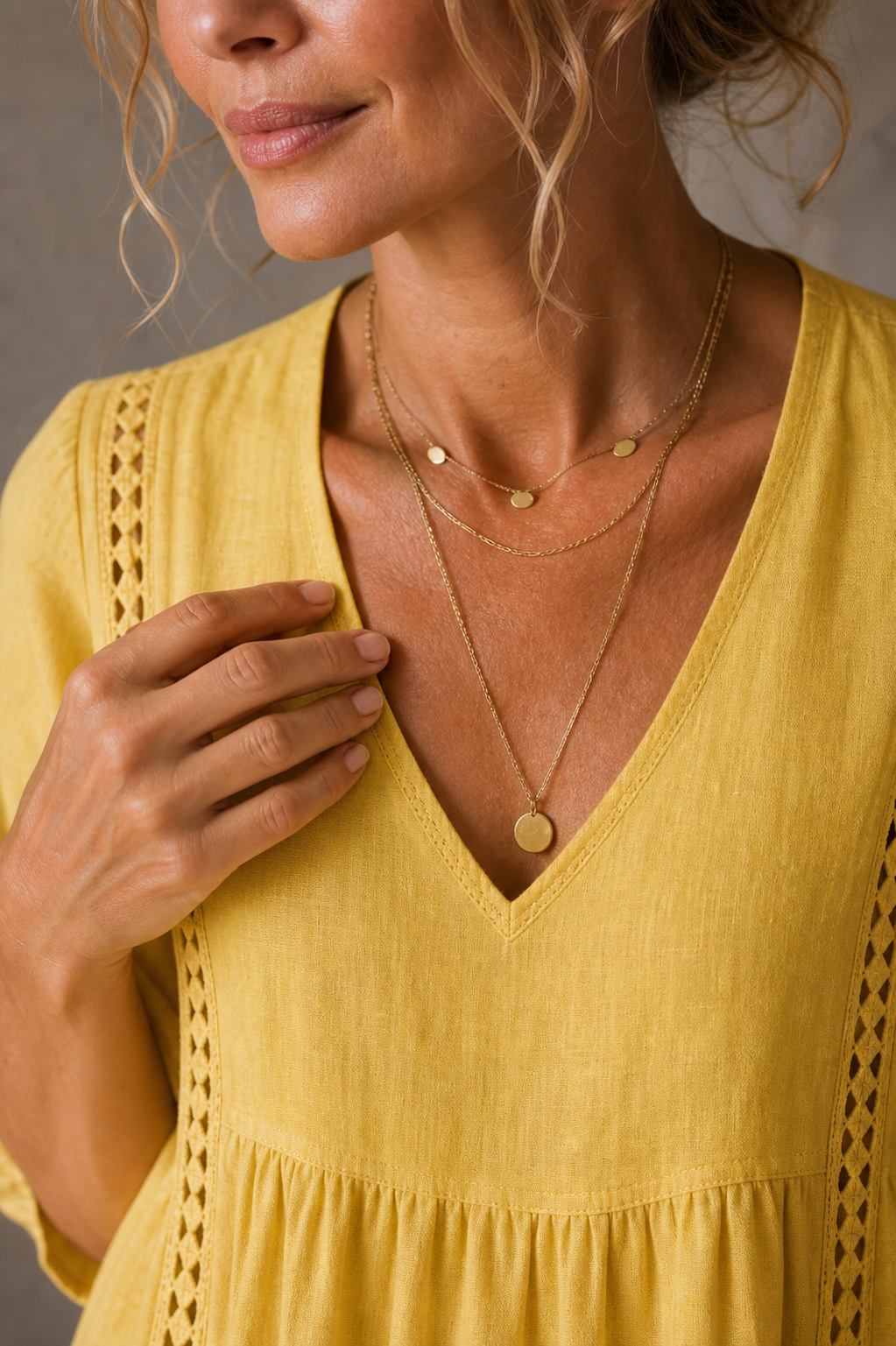 Agnese Spagnuolo™ Abito estivo elegante in pizzo con scollo a V