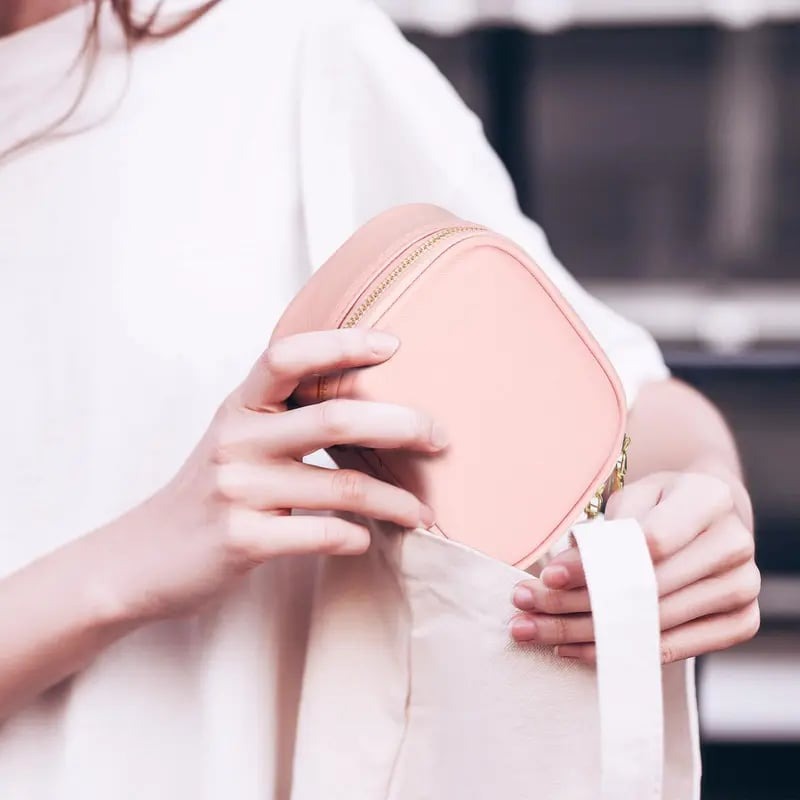 GlowKit Pro+™ Pochette trucco compatta con specchio LED
