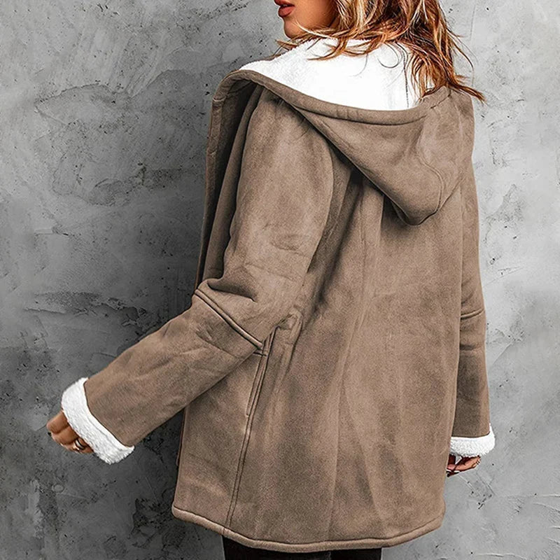 Nadia Anastasi™ Cappotto elegante con cappuccio per look invernali