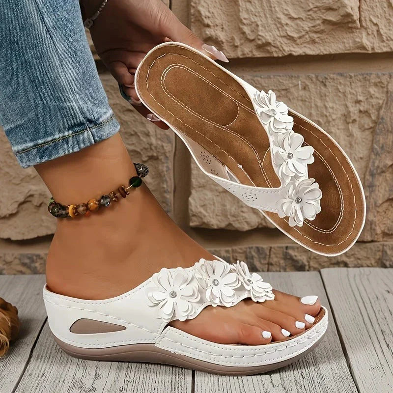 Nicoletta Cortini™ Sandali con zeppa floreali per un'estate di puro comfort