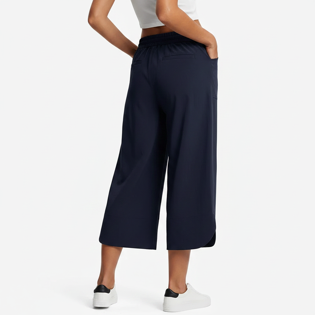 Pierina Danesi™ Pantaloni cropped relaxed per il relax e le uscite
