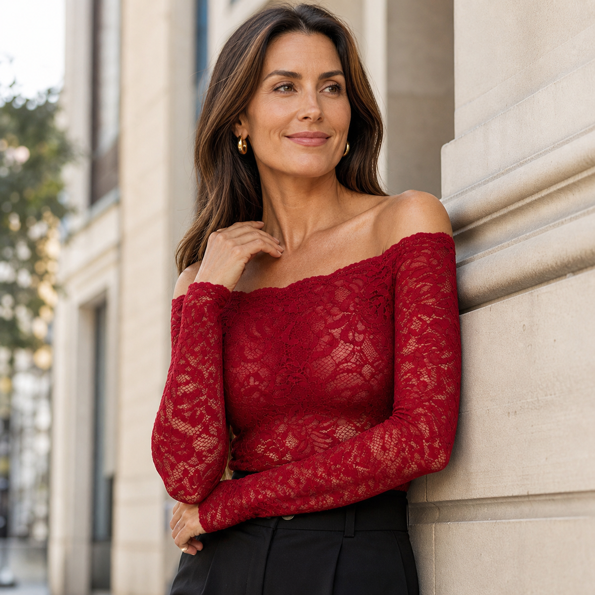Teodora Bevilacqua™ Blusa in pizzo off-shoulder per uno stile femminile senza sforzo
